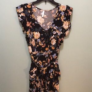 Ruffle black floral cap sleeve maxi dress